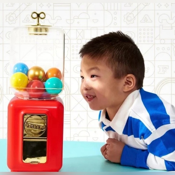 FAO Schwarz Throwback Toys Mystery Vending Machine. - Picture 5 of 6